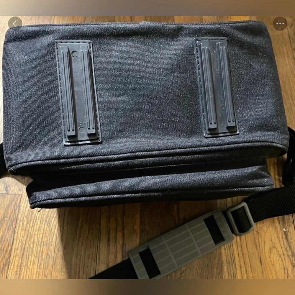 Vanguard Video Vintage Camera Bag Black Grey Casual Vacation Festival